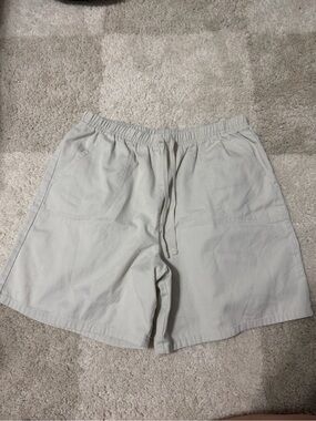 White Stag Beige Drawstring Pull-On Shorts Size Medium 8/10